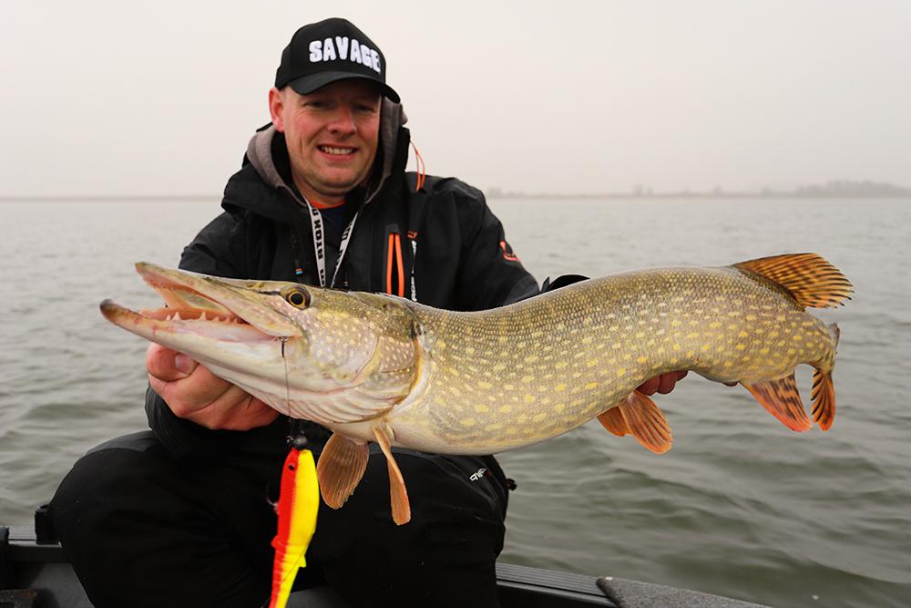 PIKE FISHING with lures! Amazing lures for deep rivers and lakes